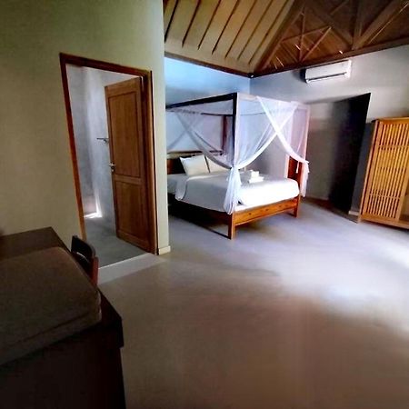 Villa Lova Sambirenteng Gretek Exteriér fotografie